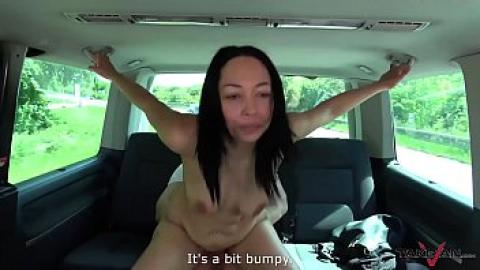 Qiziqarli video syujet bilan gozal va nozik jinsiy aloqa